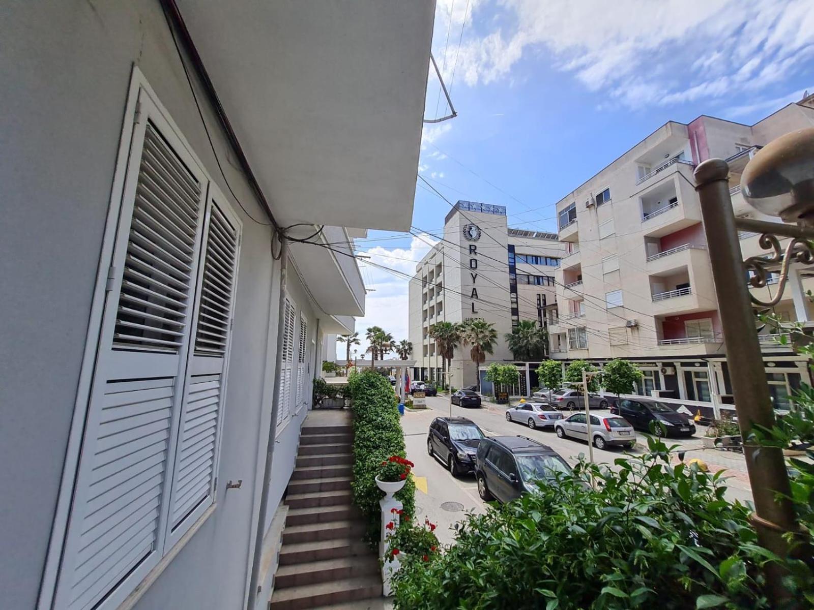 Sara-El Seaside Apartment ドゥラス エクステリア 写真